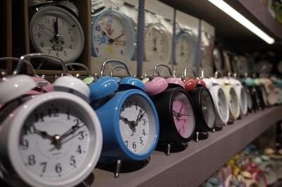 “吃改革饭长大”的义乌 品过“真理的味道”，闯出钟表销售的发展经验